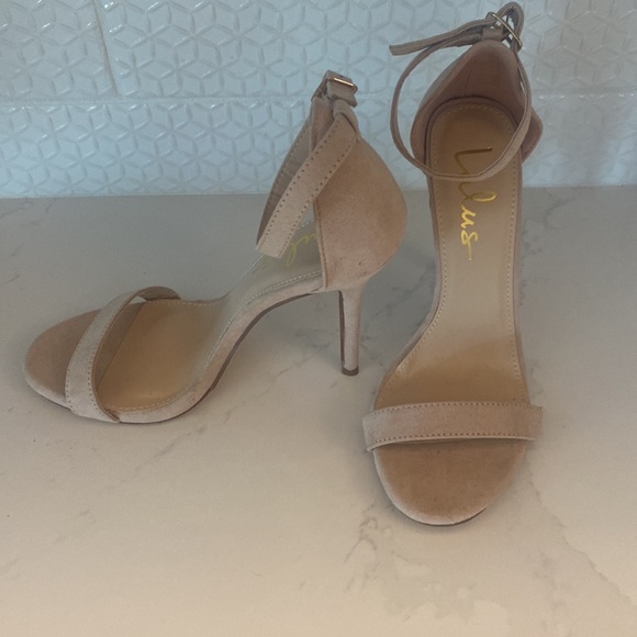 Brand new size 7 Lulus natural colored heels - Picture 2 of 4